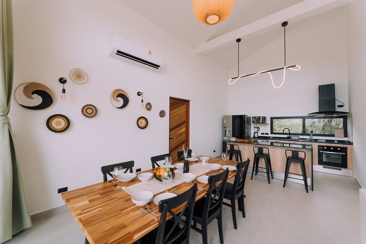 Breath of Paradise — dining area